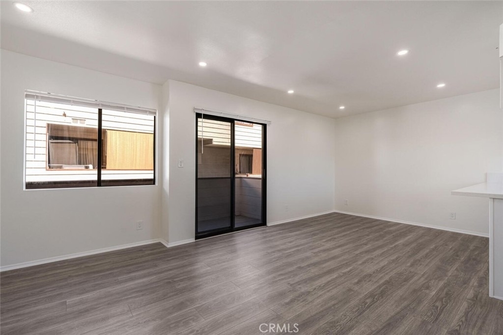 1129 Linden Avenue - Photo 3