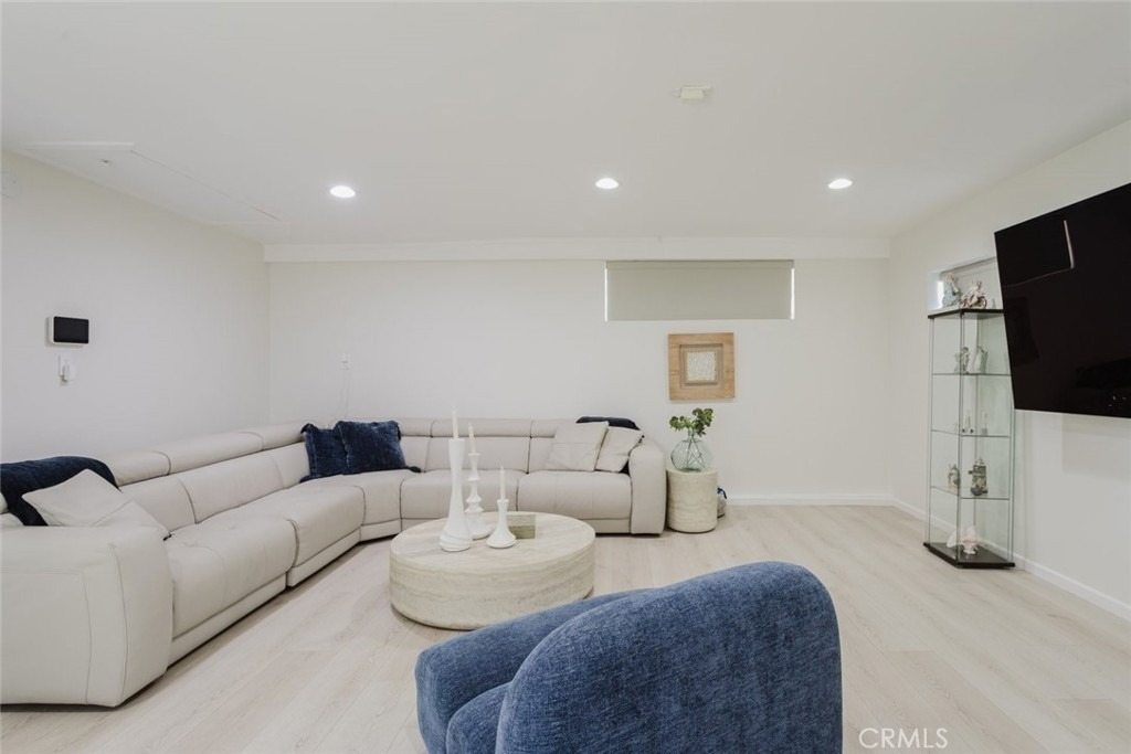 10619 Mather Avenue - Photo 33