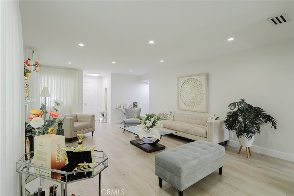 10619 Mather Avenue - Photo 12