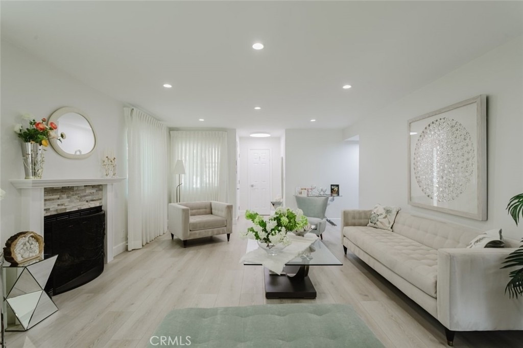 10619 Mather Avenue - Photo 11