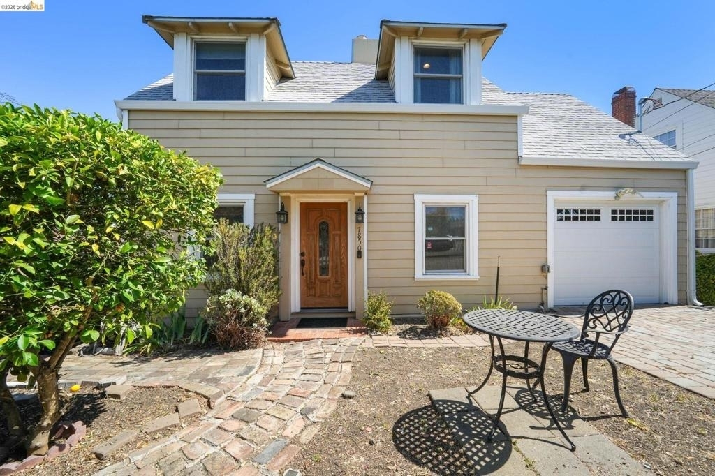 7850 Crest Ave - Photo 2