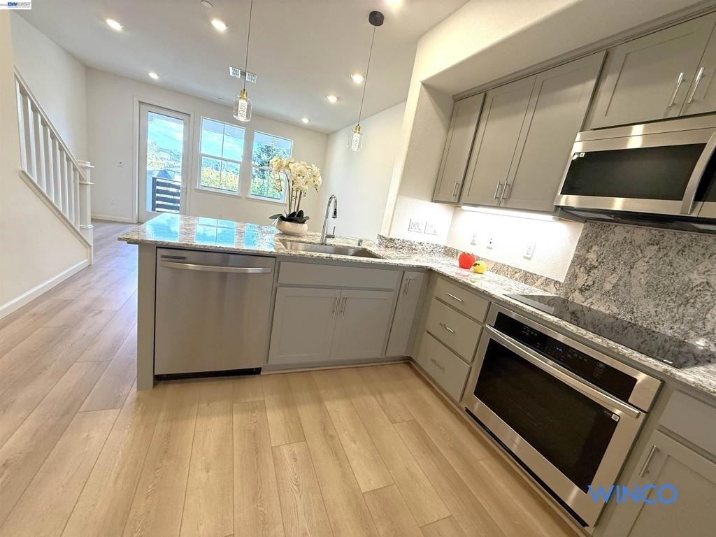 3810 Norbridge Ave - Photo 6