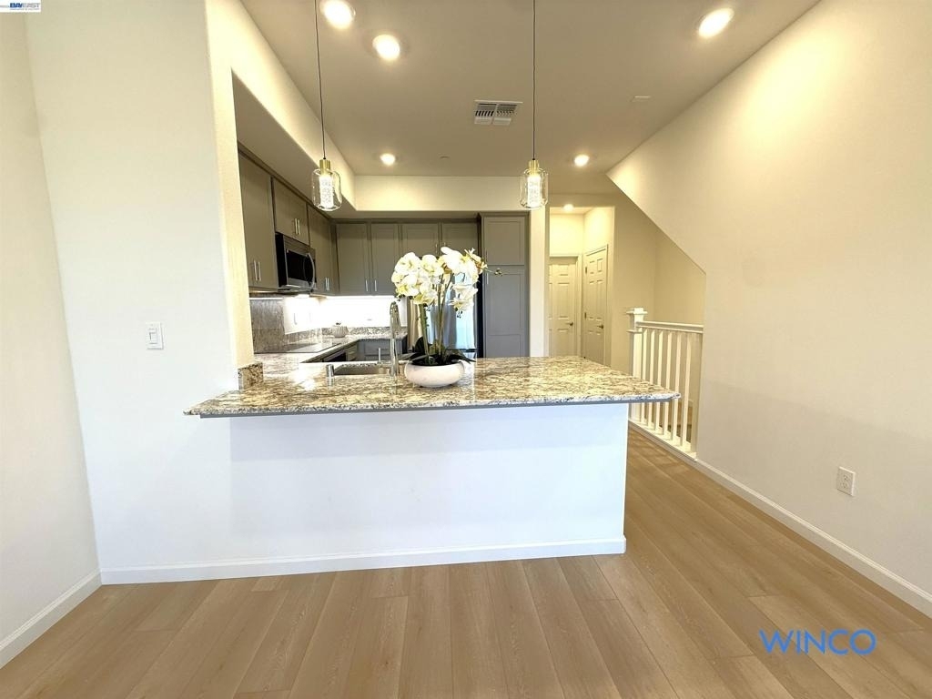 3810 Norbridge Ave - Photo 4
