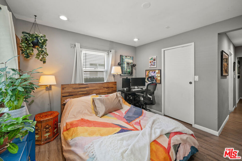 2227 Alsace Avenue - Photo 14