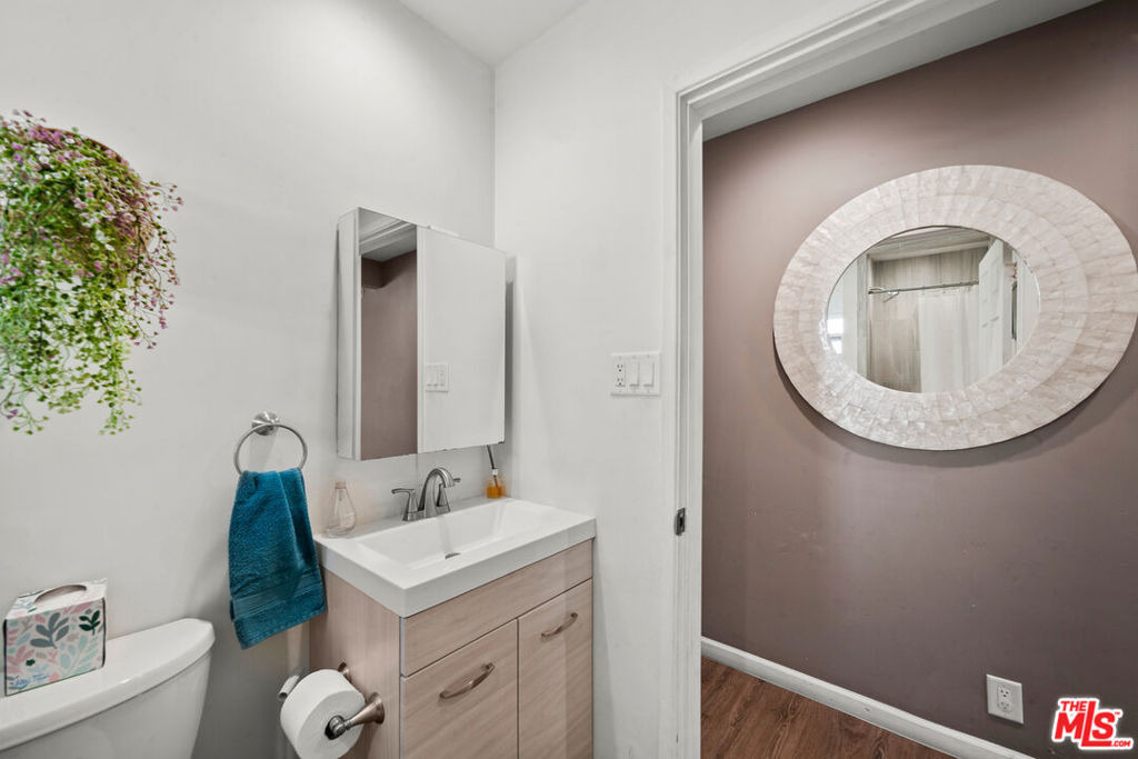 2227 Alsace Avenue - Photo 23