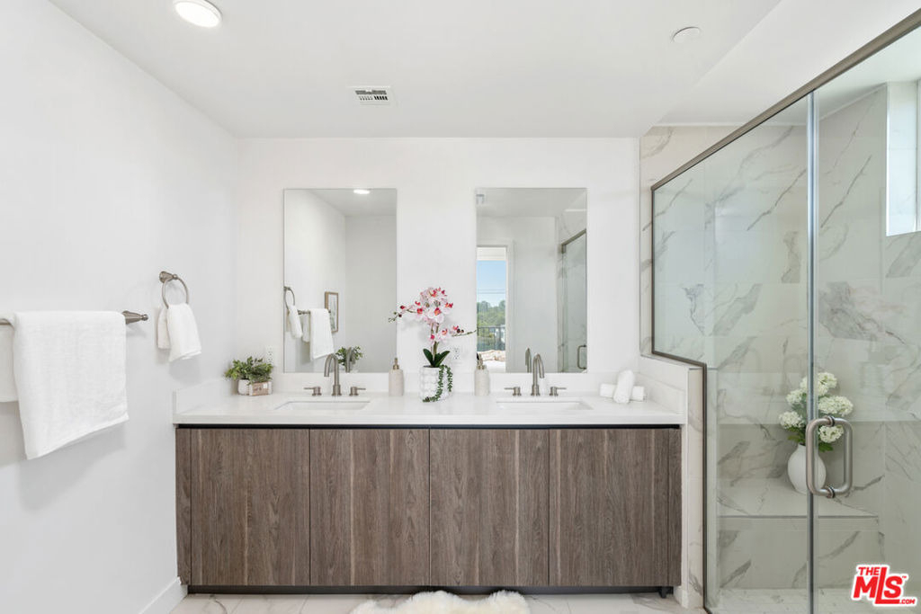 6144 Whitsett Avenue - Photo 26