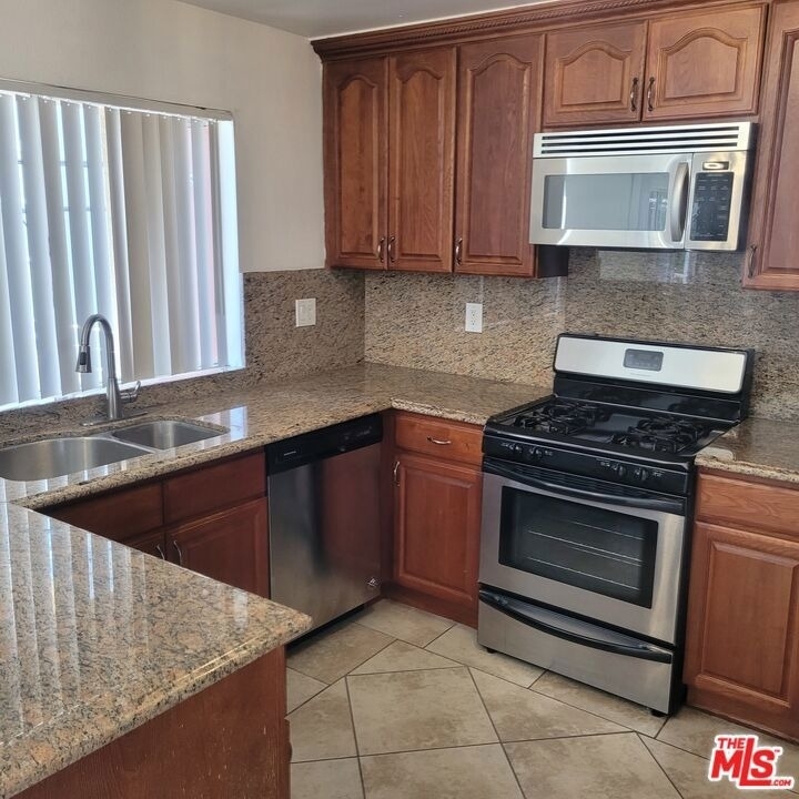 1200 S Shenandoah Street - Photo 2