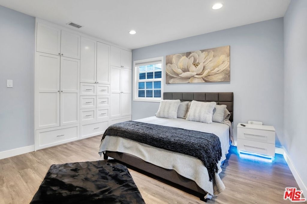 8345 White Oak Avenue - Photo 18