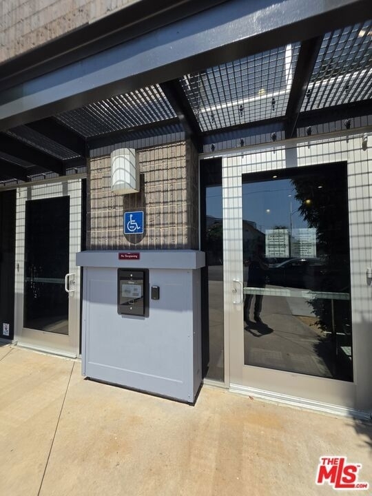 629 Traction Avenue - Photo 1