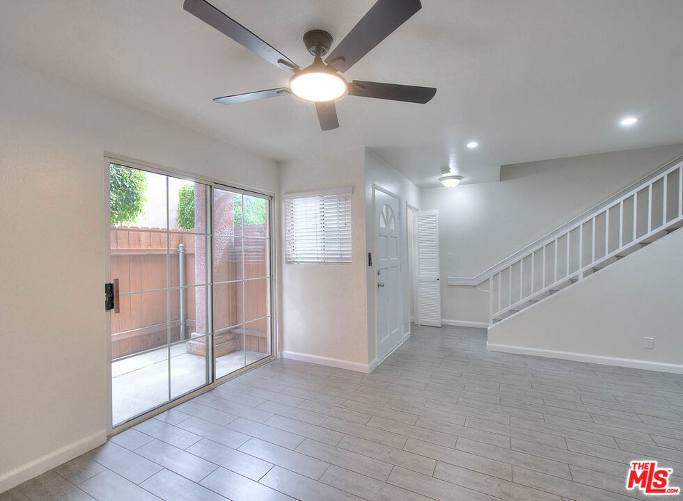 13810 Funston Avenue - Photo 4