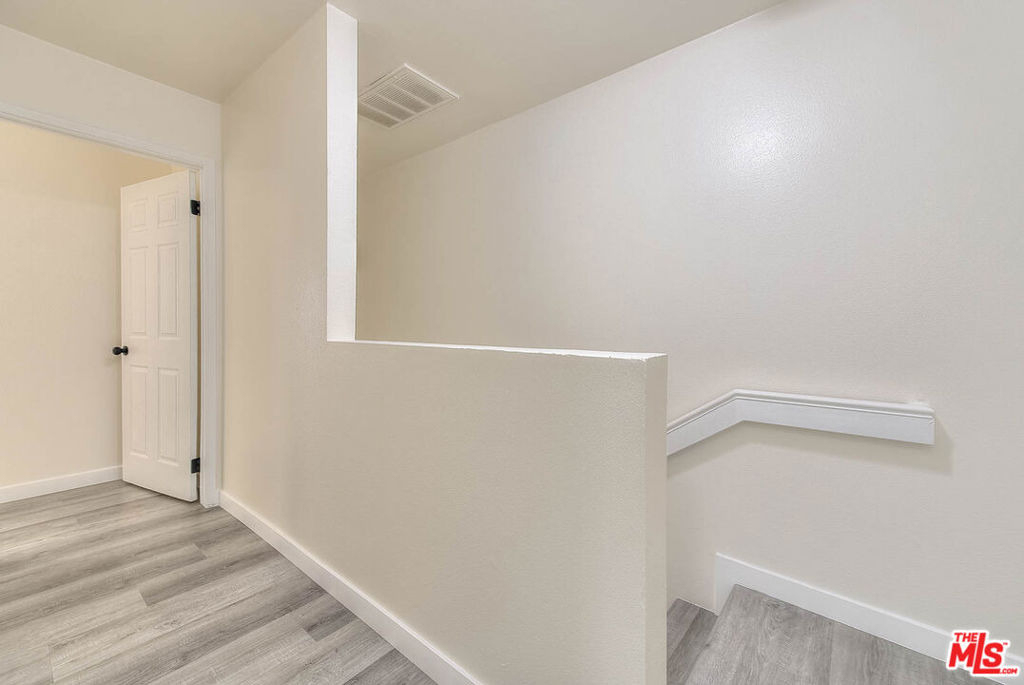 13810 Funston Avenue - Photo 12
