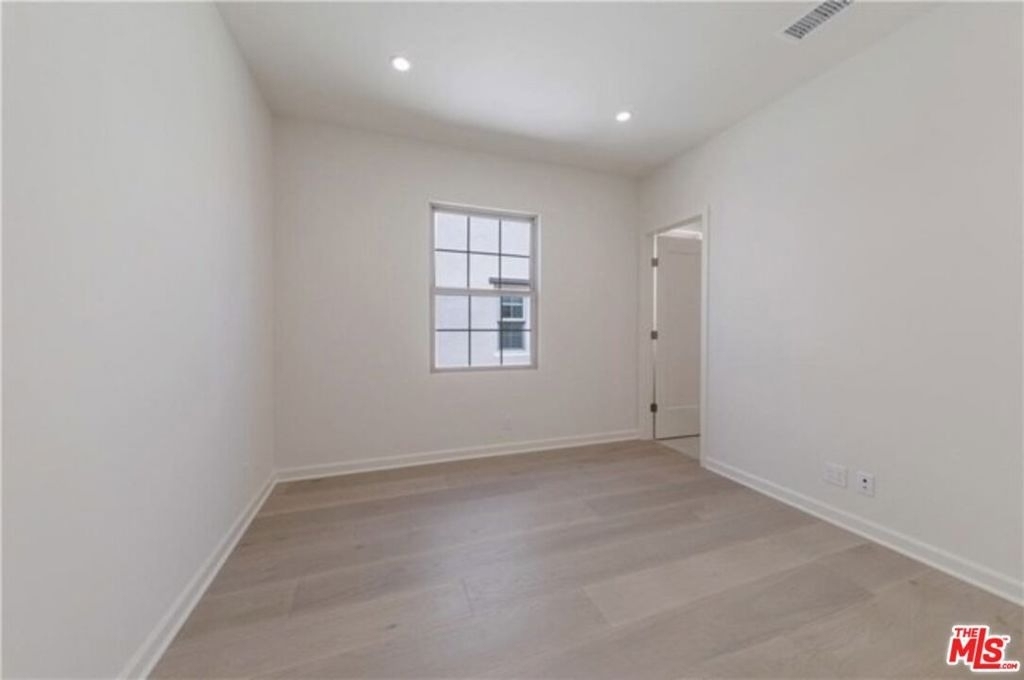 113 Escala - Photo 29