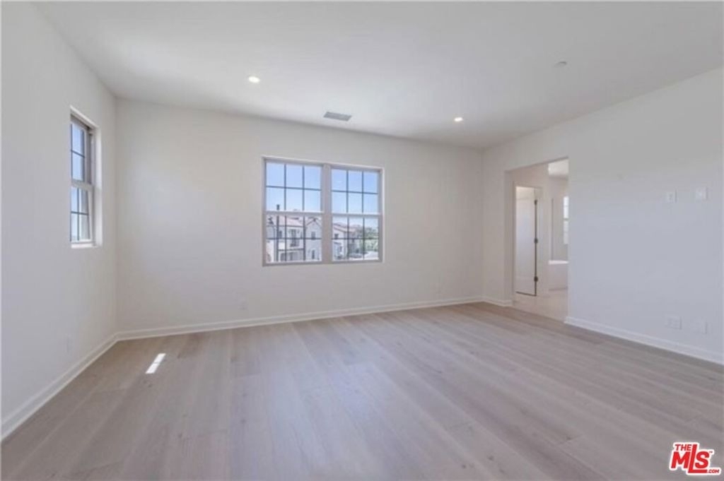113 Escala - Photo 16