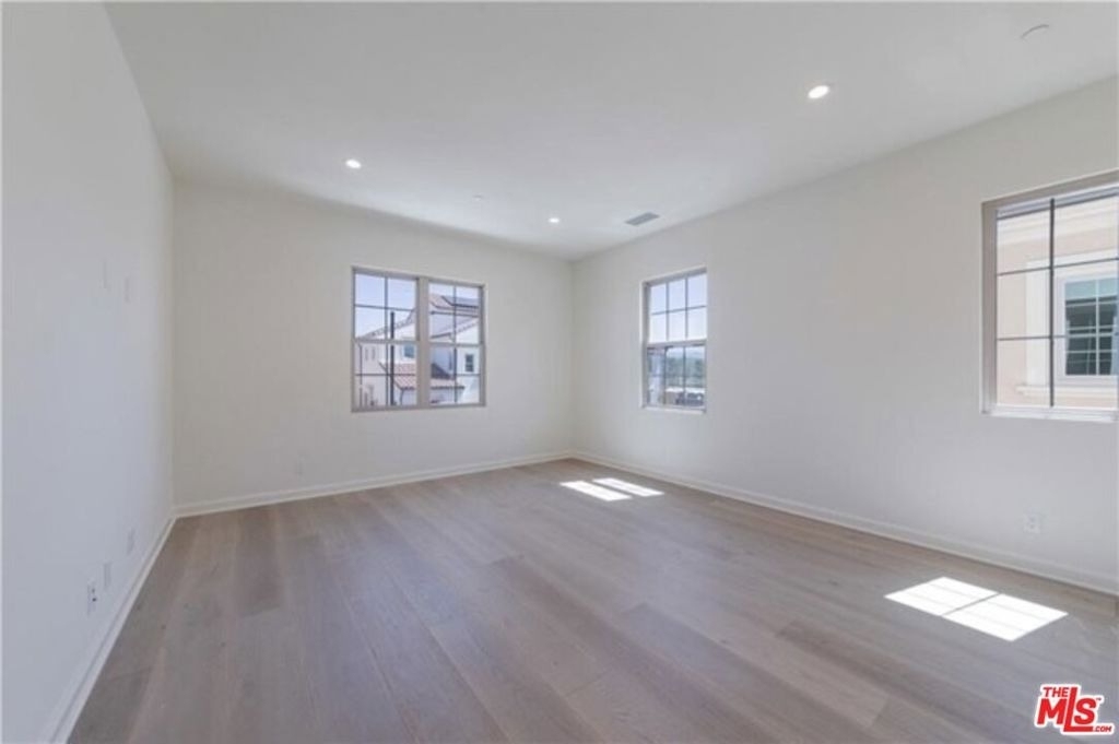 113 Escala - Photo 25