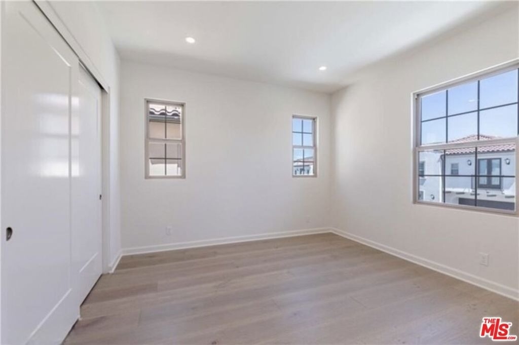113 Escala - Photo 12