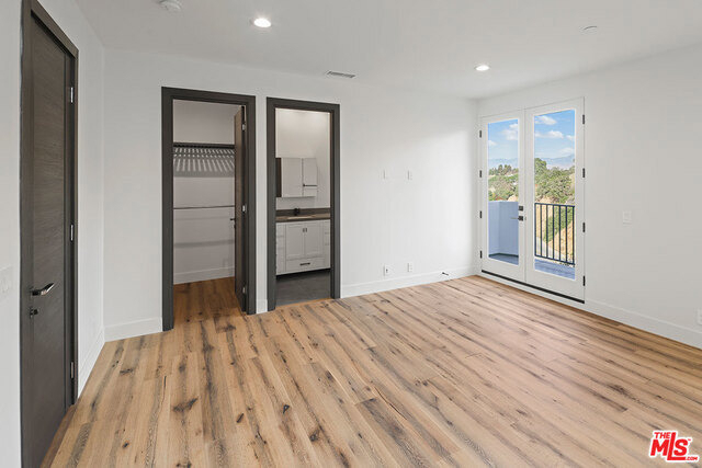 3373 Coldwater Canyon Avenue - Photo 31