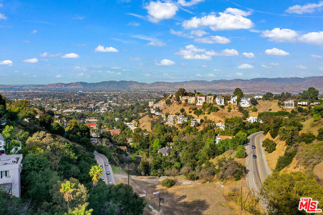 3373 Coldwater Canyon Avenue - Photo 48