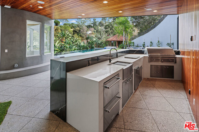 3373 Coldwater Canyon Avenue - Photo 36