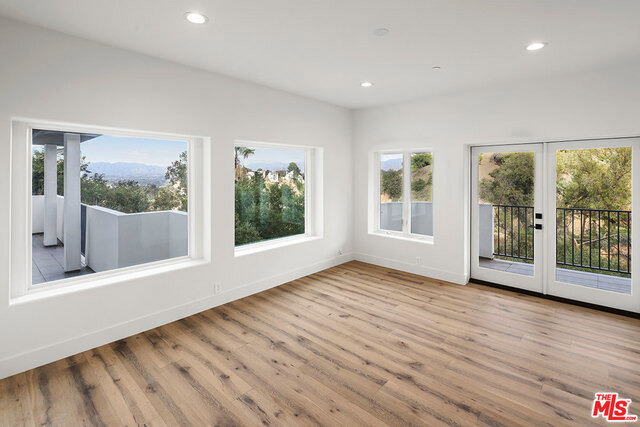 3373 Coldwater Canyon Avenue - Photo 35