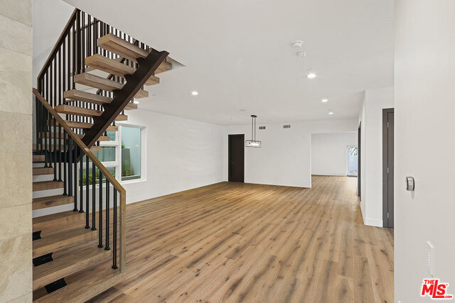 3373 Coldwater Canyon Avenue - Photo 4