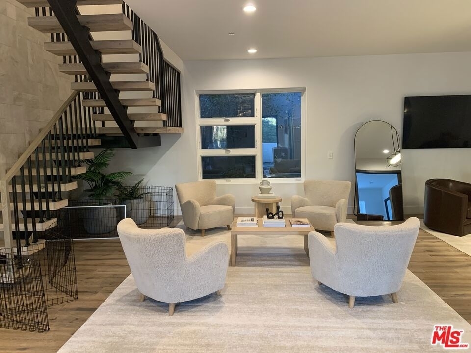 3373 Coldwater Canyon Avenue - Photo 5