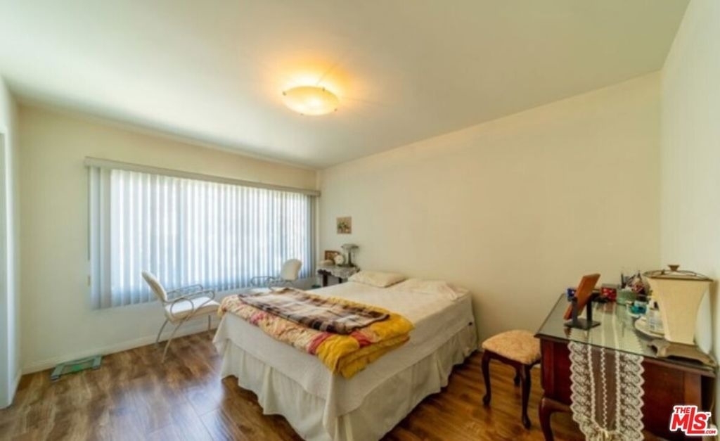 138 S St Andrews Place - Photo 9