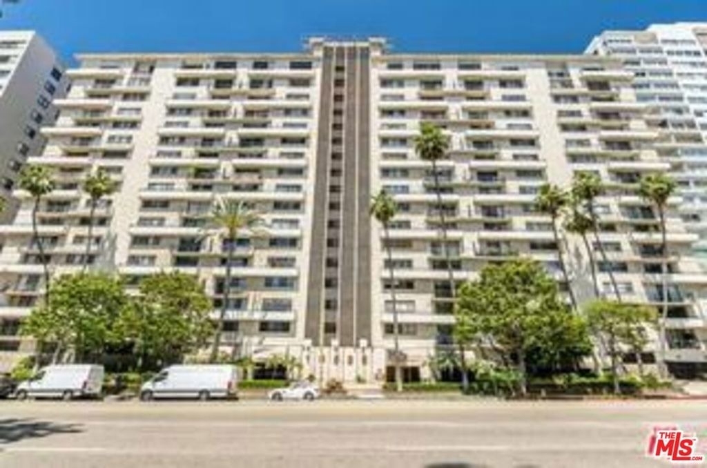 10535 Wilshire Boulevard - Photo 0