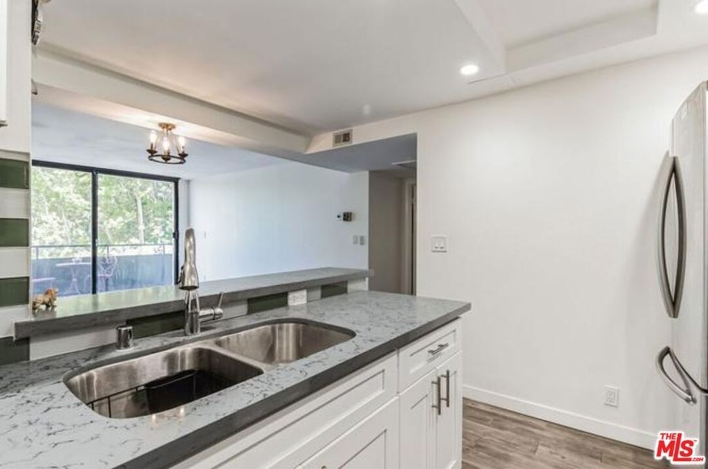 10535 Wilshire Boulevard - Photo 8