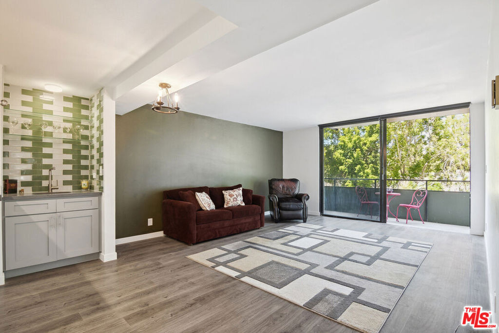 10535 Wilshire Boulevard - Photo 9