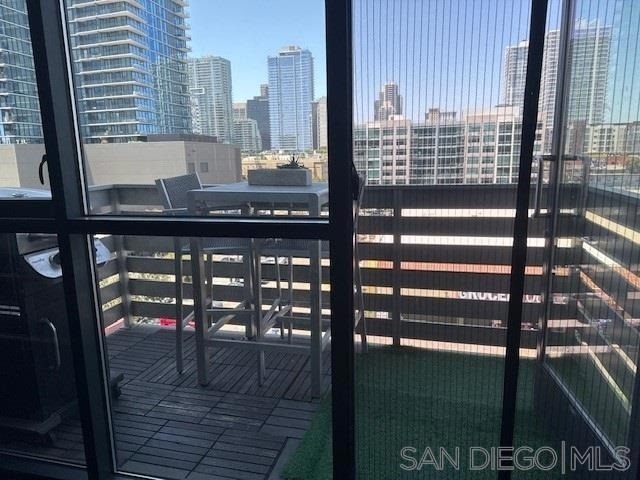 527 10th Ave - Photo 6