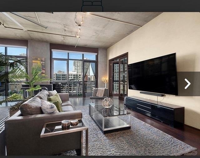 527 10th Ave - Photo 3