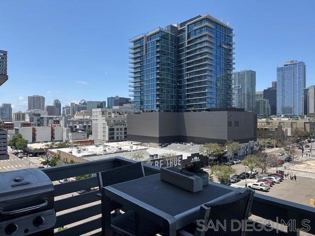 527 10th Ave - Photo 7