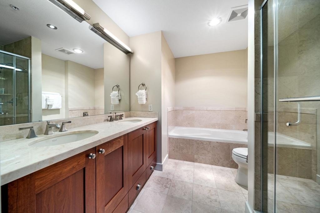 700 W E St - Photo 18