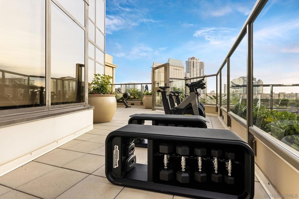 700 W E St - Photo 38