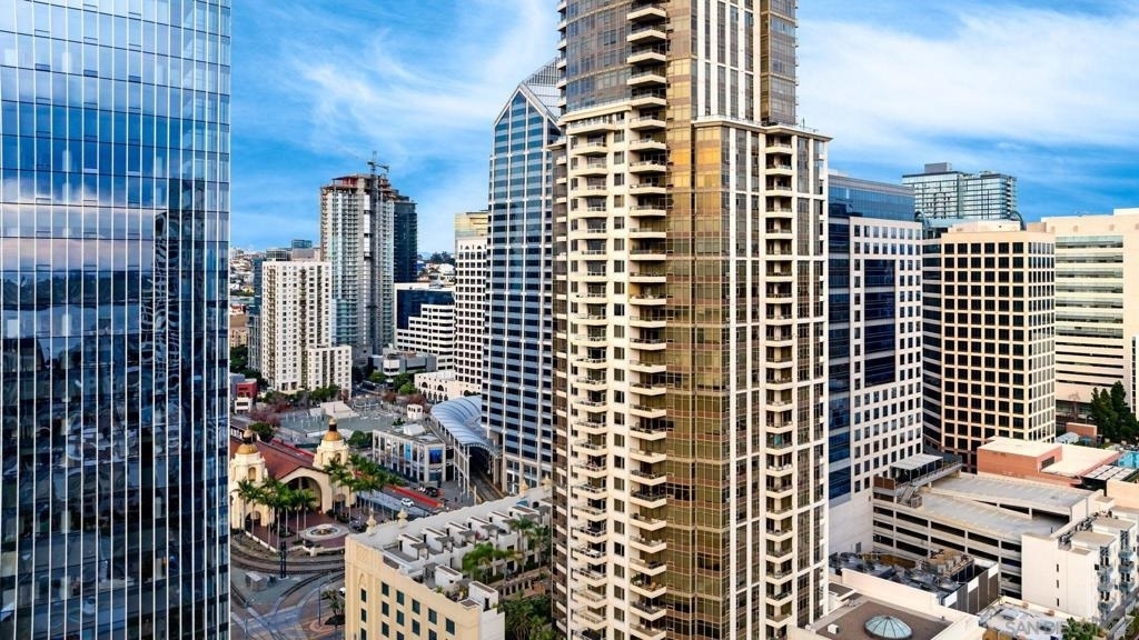 700 W E St - Photo 29
