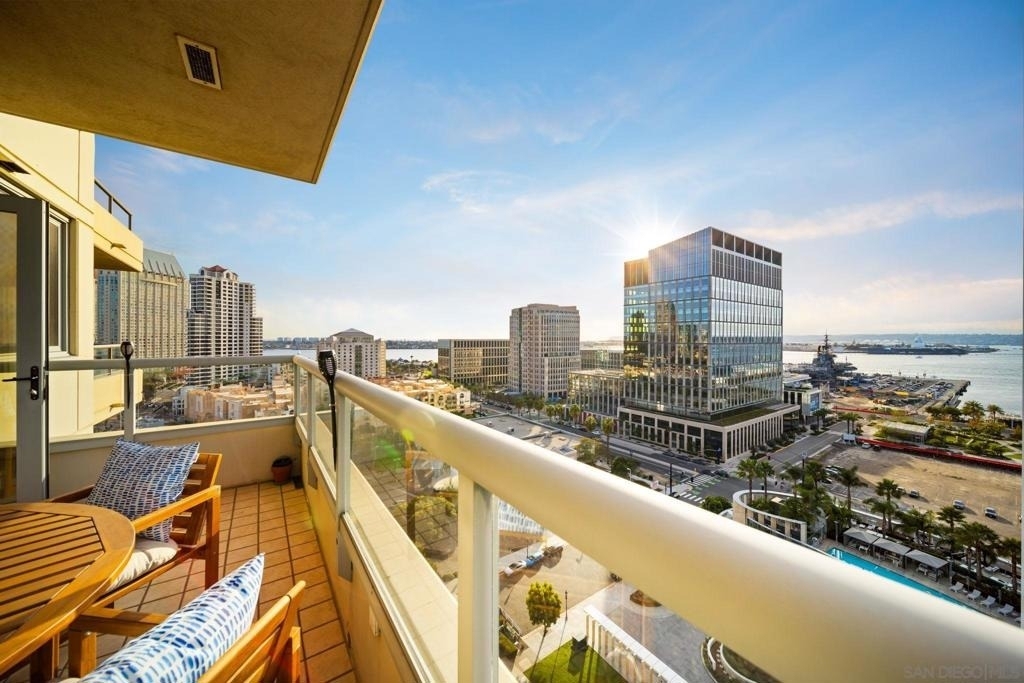 700 W E St - Photo 31