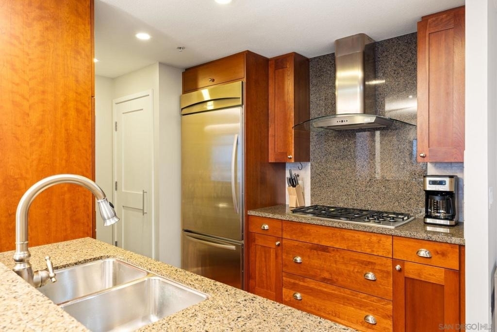 700 W E St - Photo 13