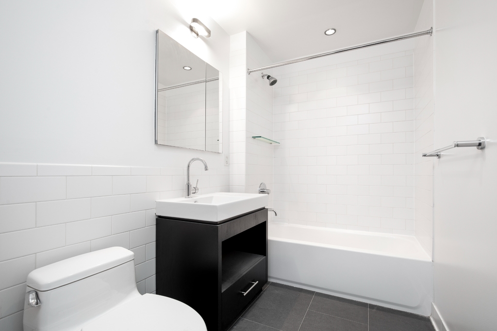 554 West 54th Street - Photo 9
