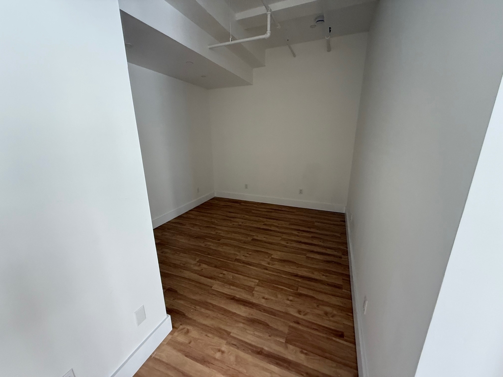 248 West 35th Street - Photo 4
