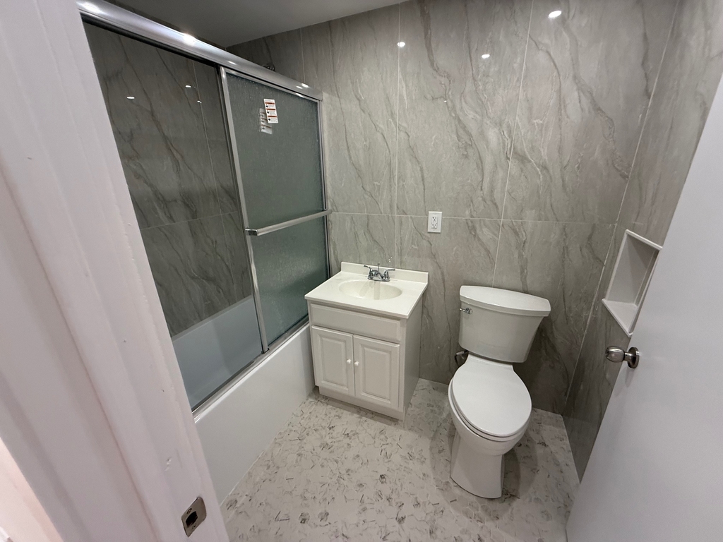 248 West 35th Street - Photo 5