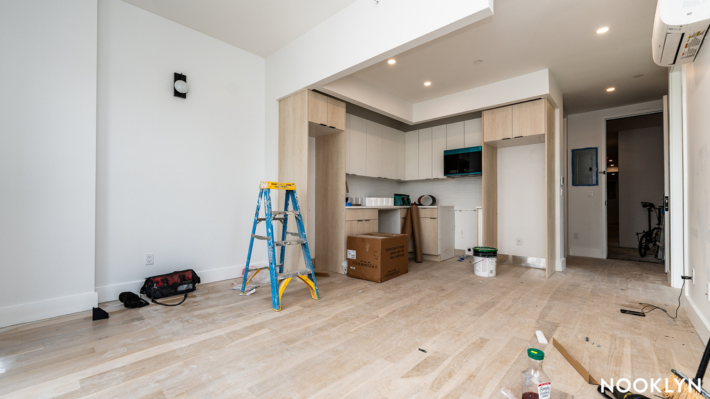 193 Graham Ave 11206 - Photo 5