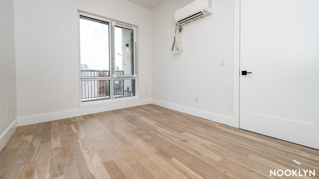 193 Graham Ave 11206 - Photo 9