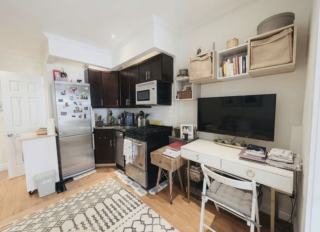 322 East 74th Street - Photo 3