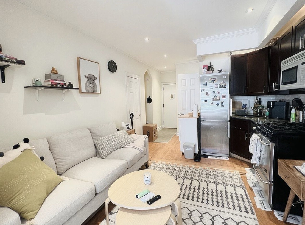 322 East 74th Street - Photo 2