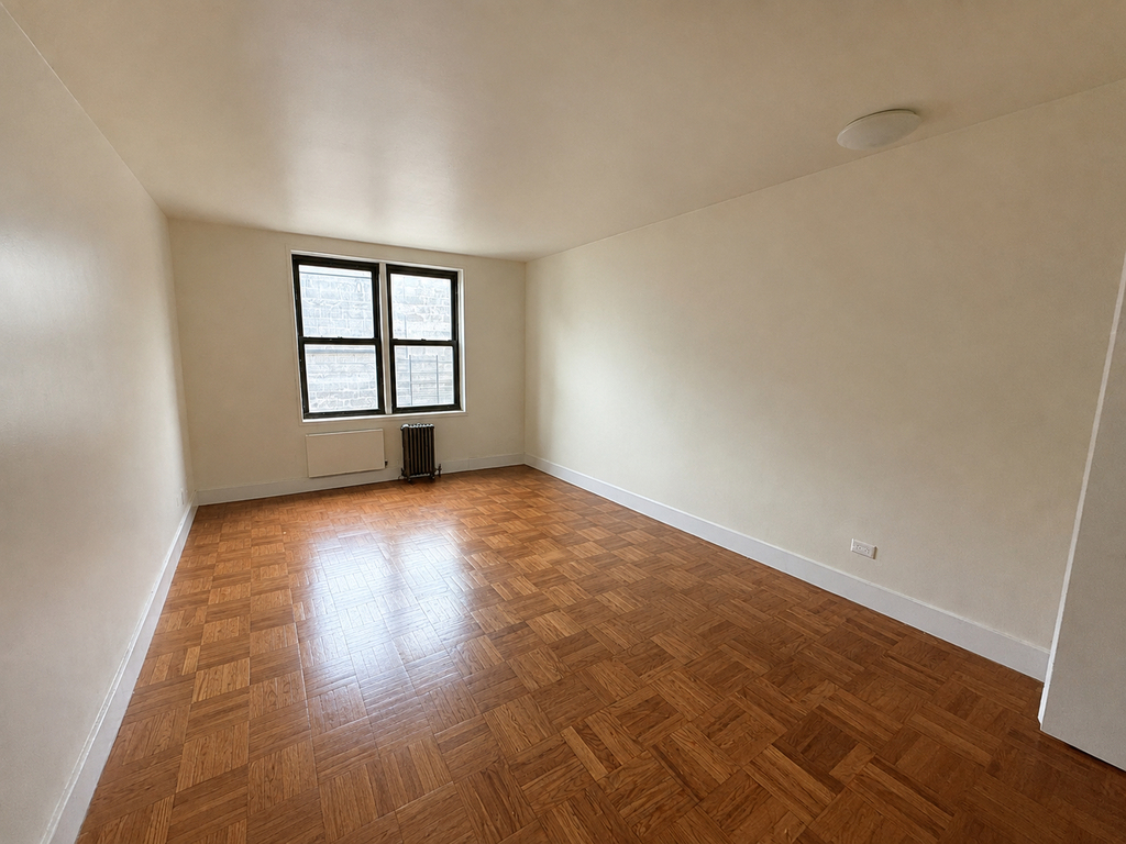 272 Clarkson Avenue - Photo 5