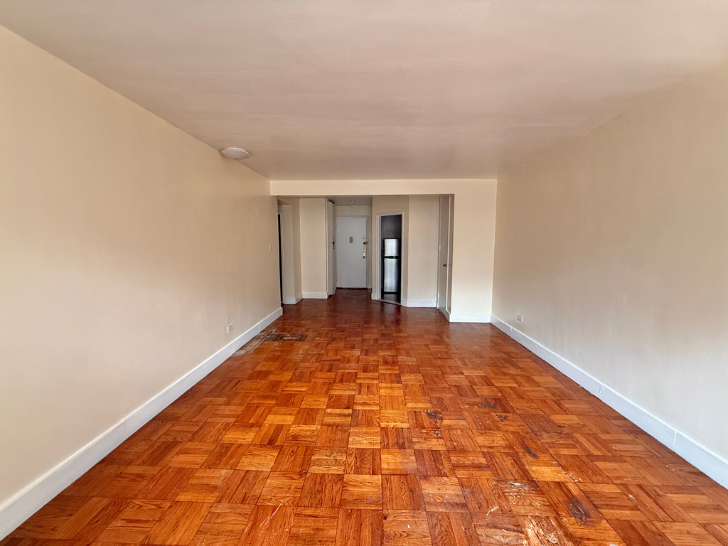 272 Clarkson Avenue - Photo 3