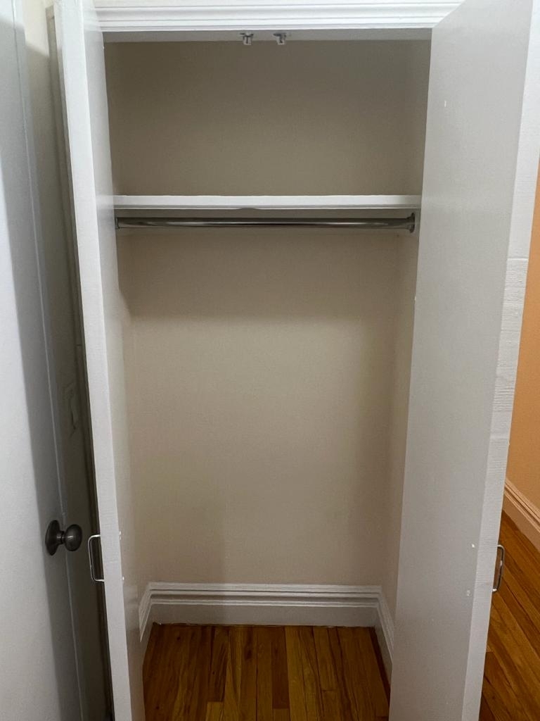 East 85th Street - Photo 8