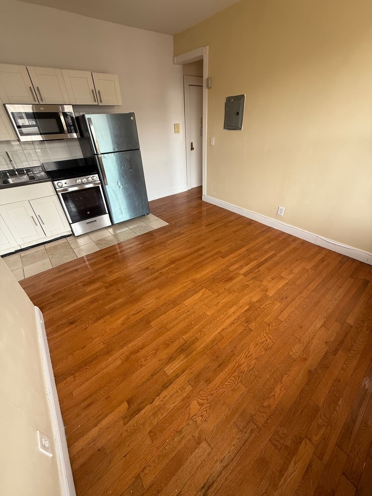 101 Audubon Avenue - Photo 0