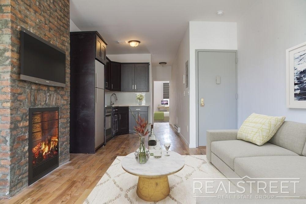 106 Moore Street - Photo 1