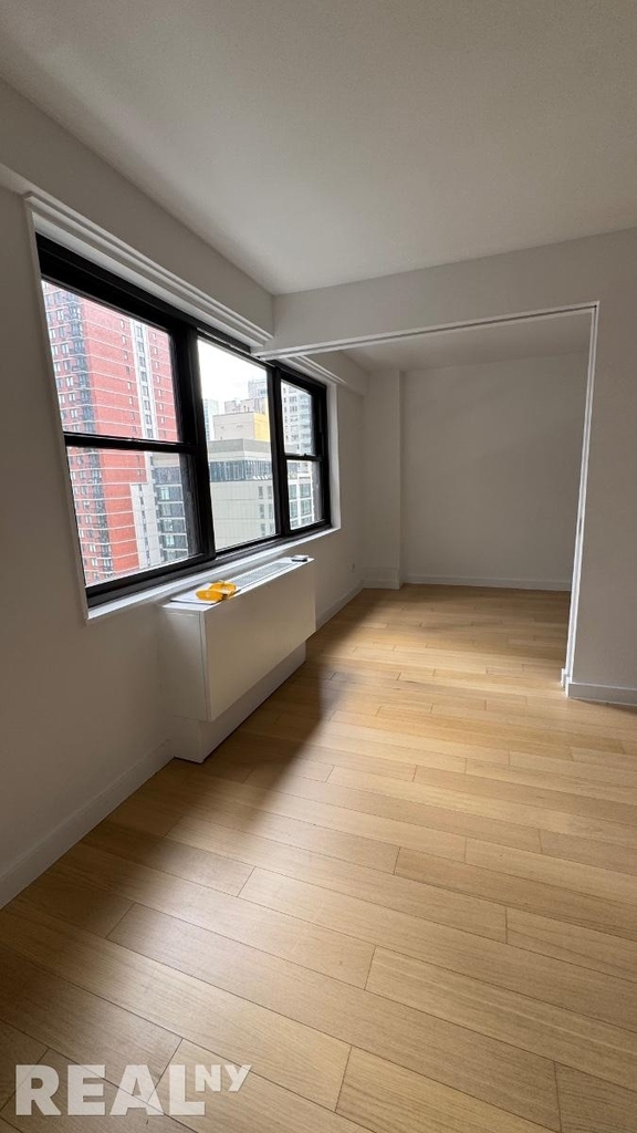 East 35th Street - Photo 3